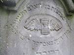 Macewa z uskrzydloną klepsydrą na cmentarzu żydowskim w Brzegu