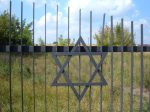 Karczew - brama cmentarza żydowskiego