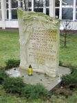 pomnik na terenie cmentarza żydowskiego w Koszalinie