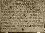tablica na pomniku ofiar Holocaustu w Łaskarzewie