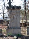 Ośno Lubuskie - nagrobek na cmentarzu żydowskim