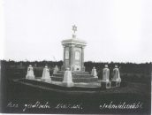 Piła - pomnik na cmentarzu w Leszkowie