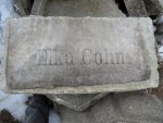 Fragment macewy Elki Cohn z cmentarza żydowskiego w Trzemesznie